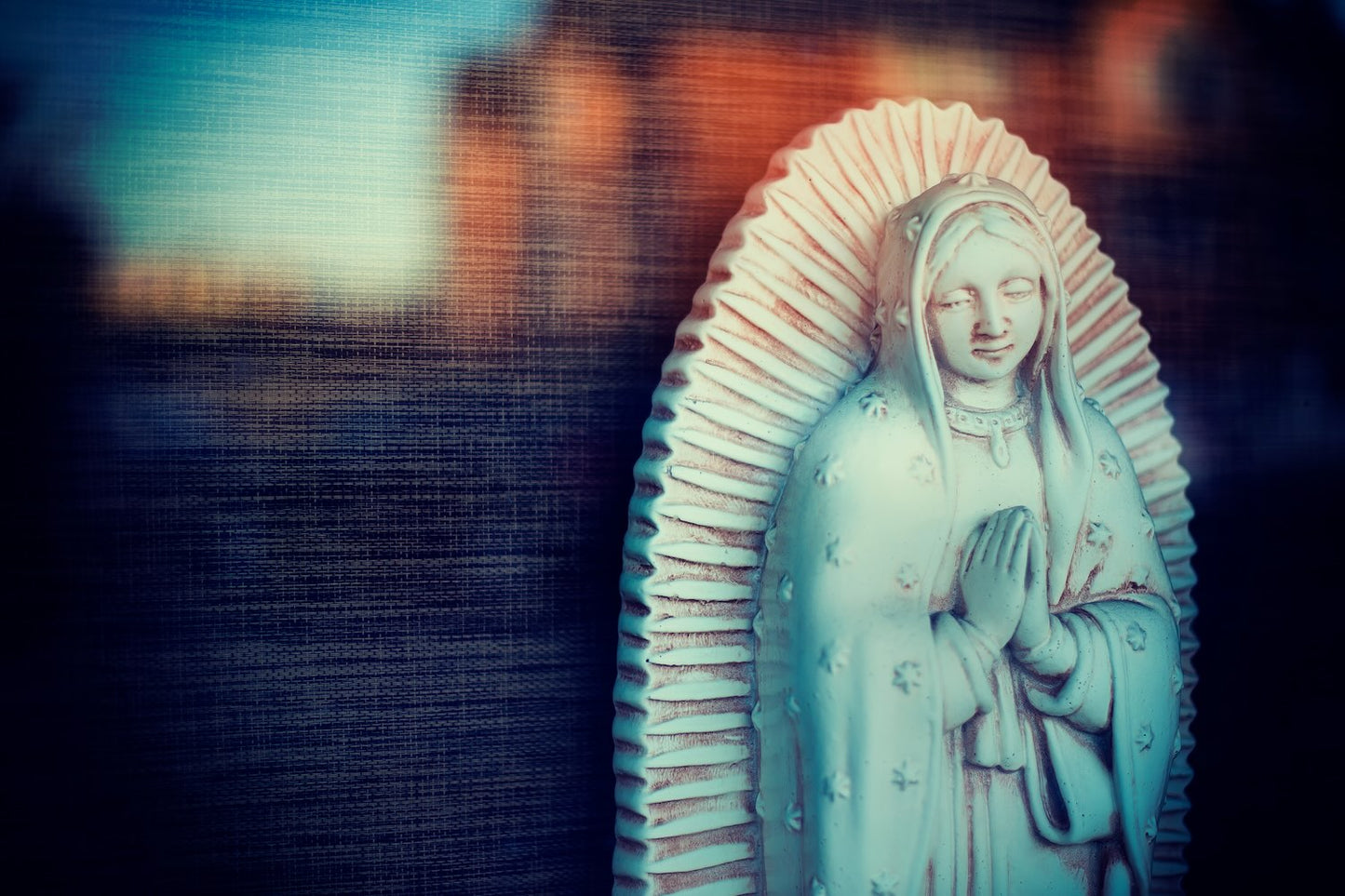 Mariabeeld voor religieuze SoulCollage® kaarten en symbolische collage afbeeldingen