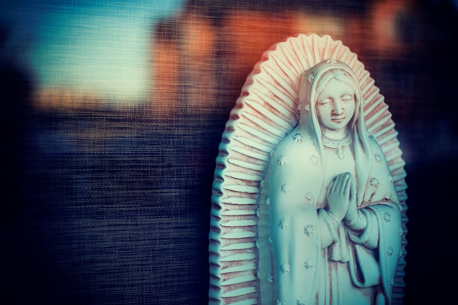 Mariabeeld voor religieuze SoulCollage® kaarten en symbolische collage afbeeldingen
