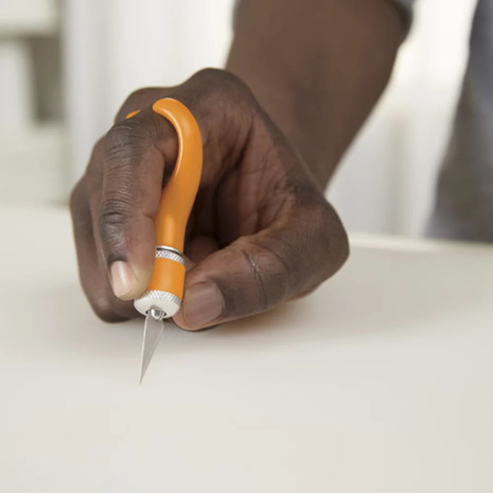 Fiskars Fingertip Detail Knife – Präzisionsmesser für Collagen und SoulCollage-Karten